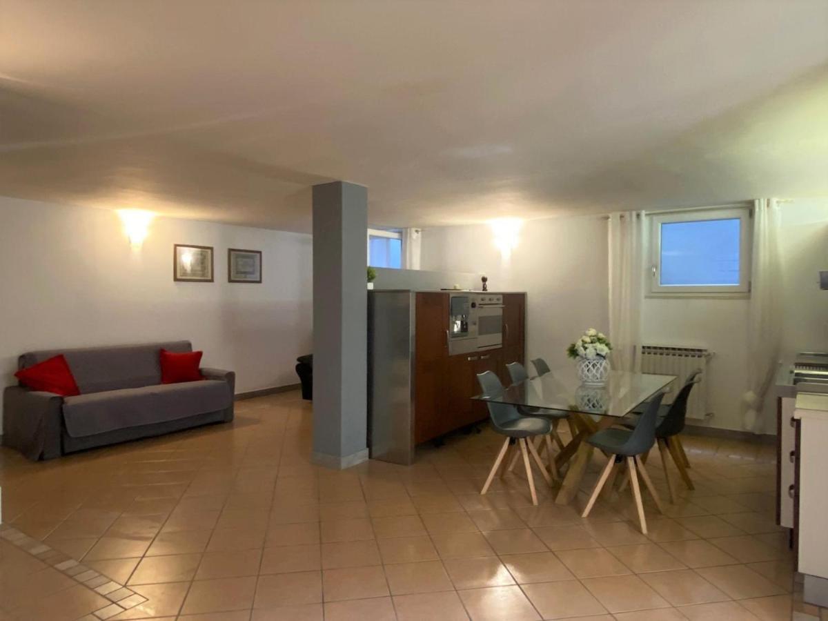 La Dolce Vita - Private Villa With Pool Moniga del Garda Екстериор снимка